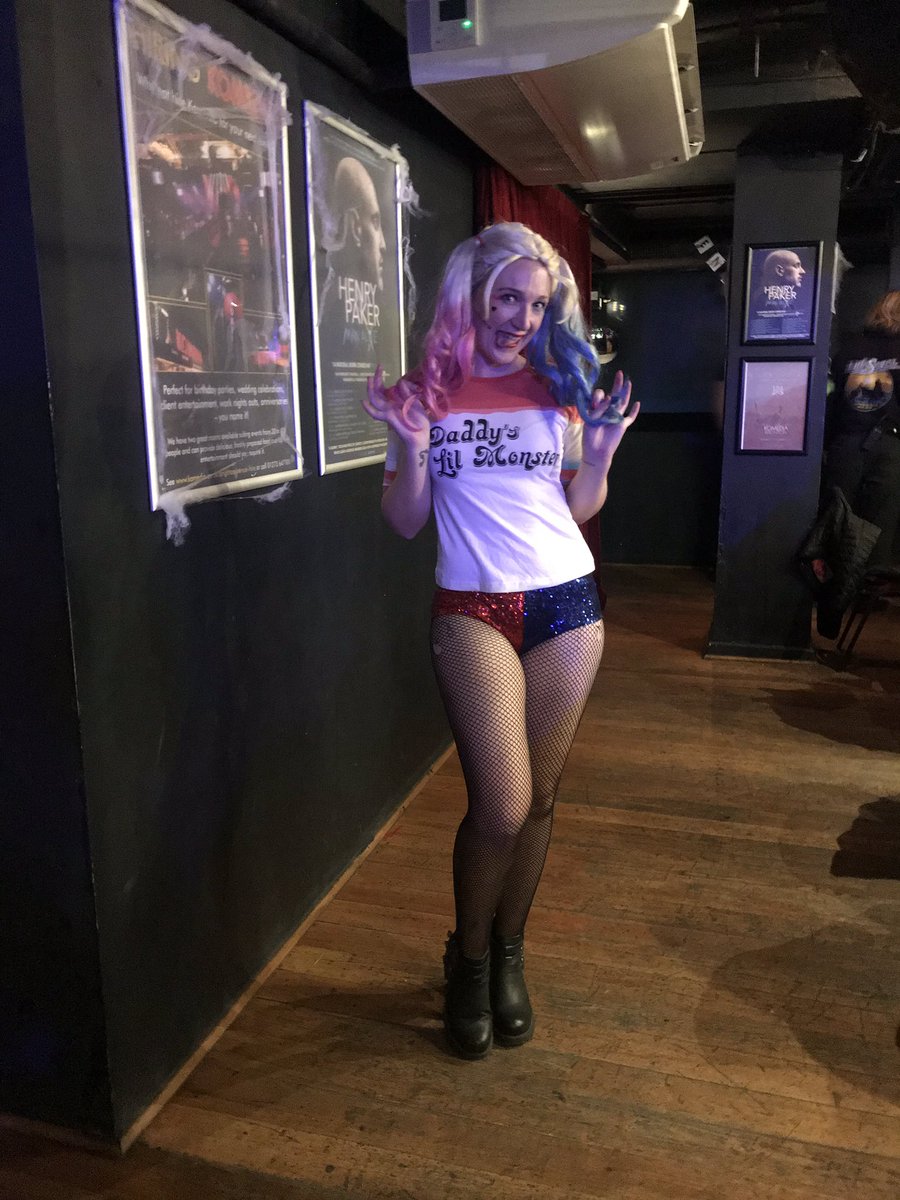 Lucy_Eggers's tweet photo. Cómic doom @KomediaBrighton @ComicBoomUK #HappyHalloween #HarleyQuinn https://t.co/7ESd2v7Ysn