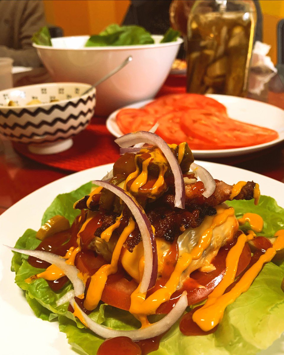 VoomCreative's tweet image. We didn't carve any pumpkins or dress up to celebrate Halloween this year, but we did make a build-your-own burger bar; We'd consider that a TREAT. Happy Halloween everyone! 🍔🎃🧡