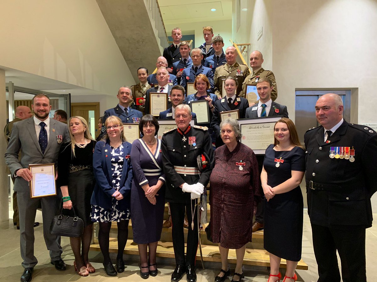 Congratulations to all this evening award recipients. Awards were proudly presented by Her Majesty’s Lord-Lieutenant of Oxfordshire, Mr Tim Stevenson. @PembrokeOxford Supported by @7RIFLES_CO @Fullers @RAFBrizeNorton @UlyssesTrust #LordLieutenant #Awards
