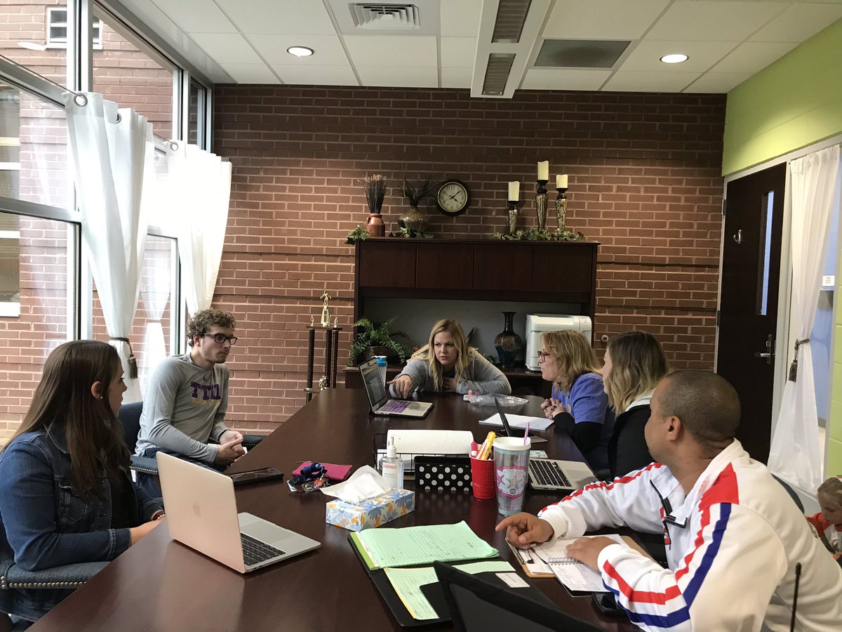 PSMS Bulldogs (@psmsbulldogs) on Twitter photo PSMS history teachers meeting with Allison Jennings and Peyton Gilmore from TTU to discuss the formation of a Youth in Governmwnt chapter at PSMS! <a href="/PaulBaileyforTN/">Sen. Paul Bailey</a> <a href="/RyanWilliamsTN/">Ryan Williams</a> PSMS history teachers meeting with Allison Jennings and Peyton Gilmore from TTU to discuss the formation of a Youth in Governmwnt chapter at PSMS! <a href="/PaulBaileyforTN/">Sen. Paul Bailey</a> <a href="/RyanWilliamsTN/">Ryan Williams</a>
