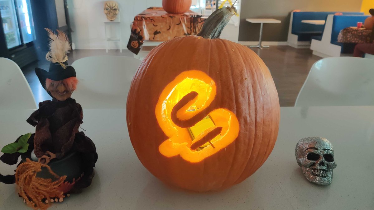 elasticpath's tweet photo. Pumpkin carving in the Vancouver office. Happy Halloween! 🎃 #teamelasticpath https://t.co/Xc9BULyaqe