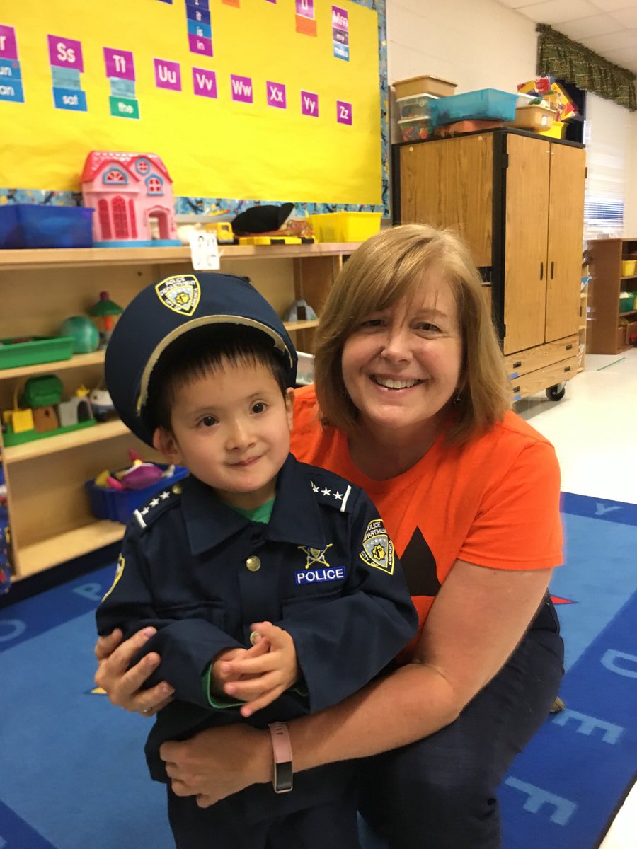 Smith2Robin's tweet photo. Happy Halloween from Room 1!
@PThiessen_LCPS https://t.co/yv3Wyp38zr