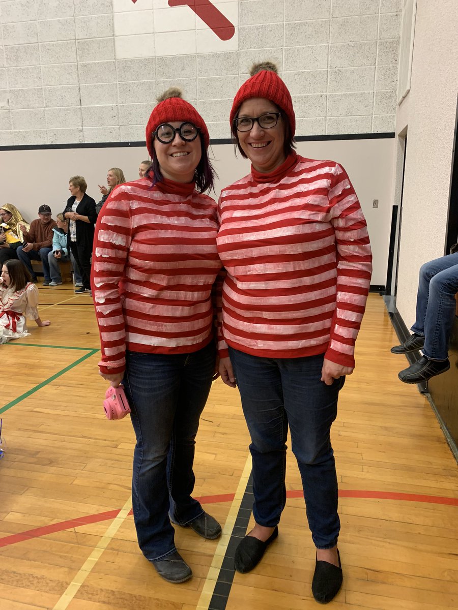 paige2plus3's tweet photo. My momma and I for Halloween! #MotherDaughter #costumes #halloween #twinning https://t.co/Ms3SDg764B