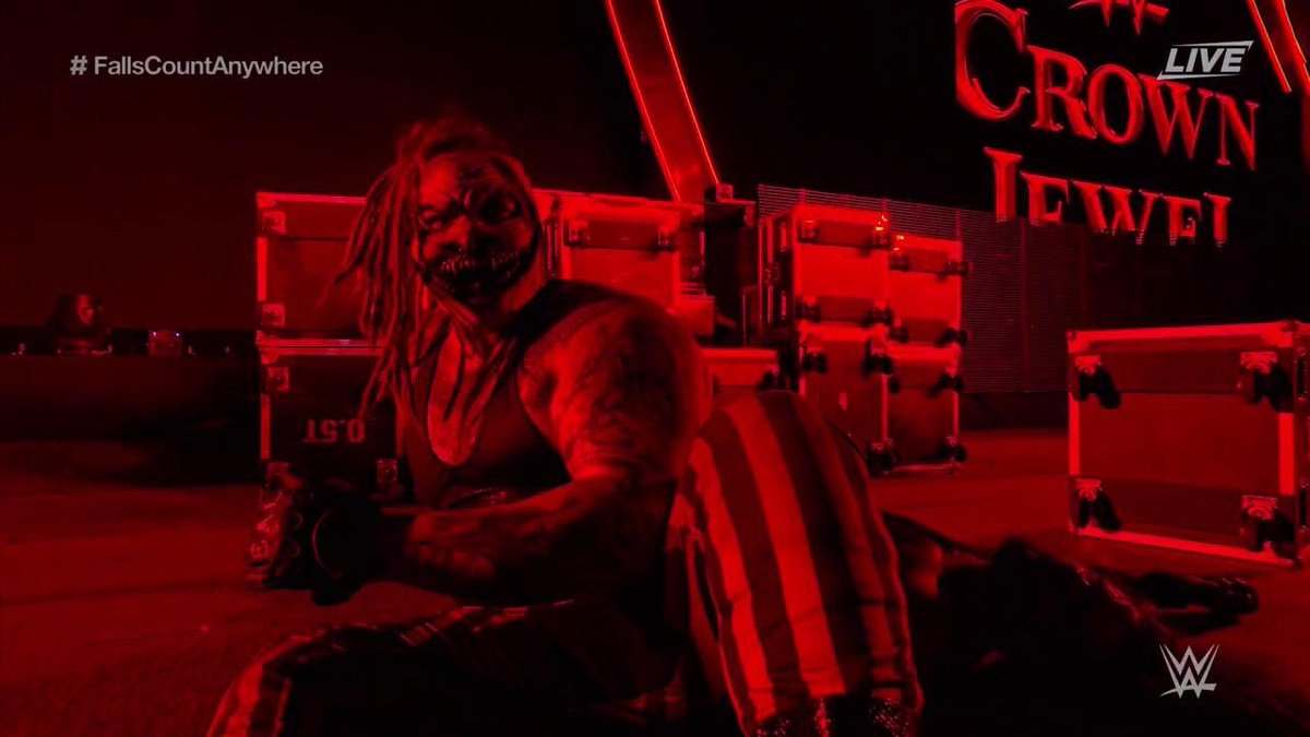 echoesofleo_'s tweet photo. FINALLY, THE INEVITABLE: “THE FIEND” BRAY WYATT IS THE NEWWWWW UNIVERSAL CHAMPION! WHAT A CRAZY MATCH, WHAT A MOMENT! #TheFiend RULL THE EARTH. ❤️🖤🙌🏼 @WWEBrayWyatt #WWECrownJewel https://t.co/yKTjxeb6w6