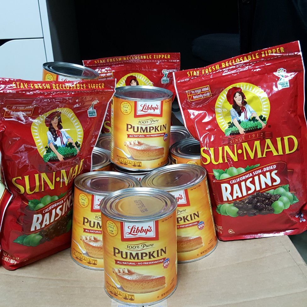 projectchimps's tweet photo. Happy #halloween2019 ๐The chimps are enjoying your donated pumpkin, raisins, nuts and seeds! And thanks to everyone who's been helping us stock up with more nuts, chickpeas, seeds, raisins and peanut butter for the next group of #newchimps!
Photo of #EmmaChimp by Crystal Alba https://t.co/AXnghiaMcp