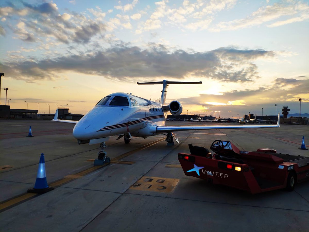 unitedaviation1's tweet photo. Happy Halloween 👻
#united #groundhandling #aviationdaily #aviation4u #ramplife #rampservices #lektro #ISBAH #fbo #handlingthesky #luxurylifestyle #netjets #bizjet #avgeek #bcnspotter #halloween2019 https://t.co/I9voYNxU0O