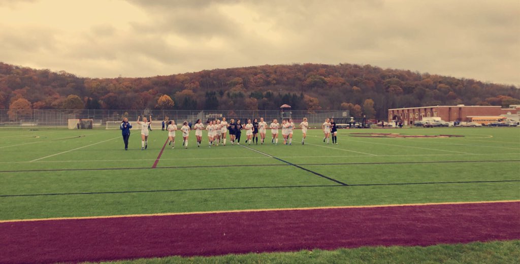 _jennamayer's tweet photo. Congrats to @pacgirlssoccer on their HUGE win over No. 1 Arlington!!💛💙 #shockthesection https://t.co/mpbdZ8i1Bp