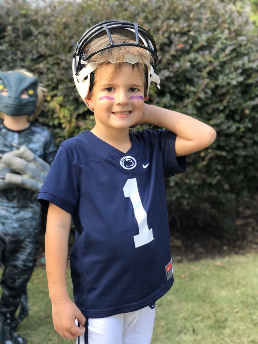 ahanhauser's tweet photo. @Kj_hamler Happy Halloween from your biggest fan 🎃 🏈 https://t.co/zmyTG5eR6Q