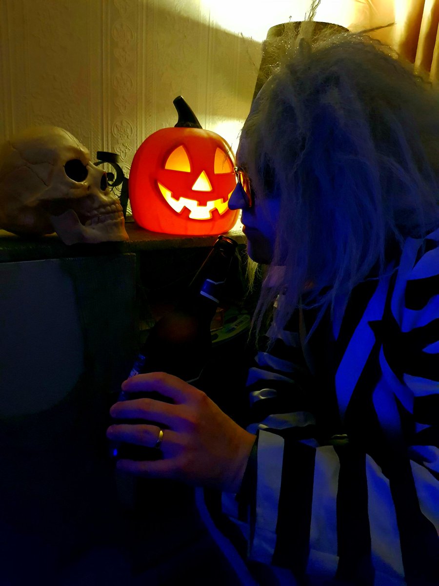 BrokenPusher's tweet photo. Looking at my future self circa 40 years from now... if life is kind...lovely orbits #radlife #halloween #samhain https://t.co/6qPn5Ty37I