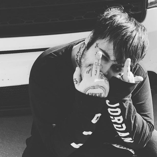 PlatinumRadio10's tweet photo. [MUSIC VIDEO] EDTHATSMYCUP- "OFF THE DRANK" | @edthatsmycup https://t.co/xweO5Q5m6S #TeamPlatinum #HiphopBlog #hiphop #KeepingTheMusicInMotion #music #entertainment https://t.co/AO7TKdNPUV