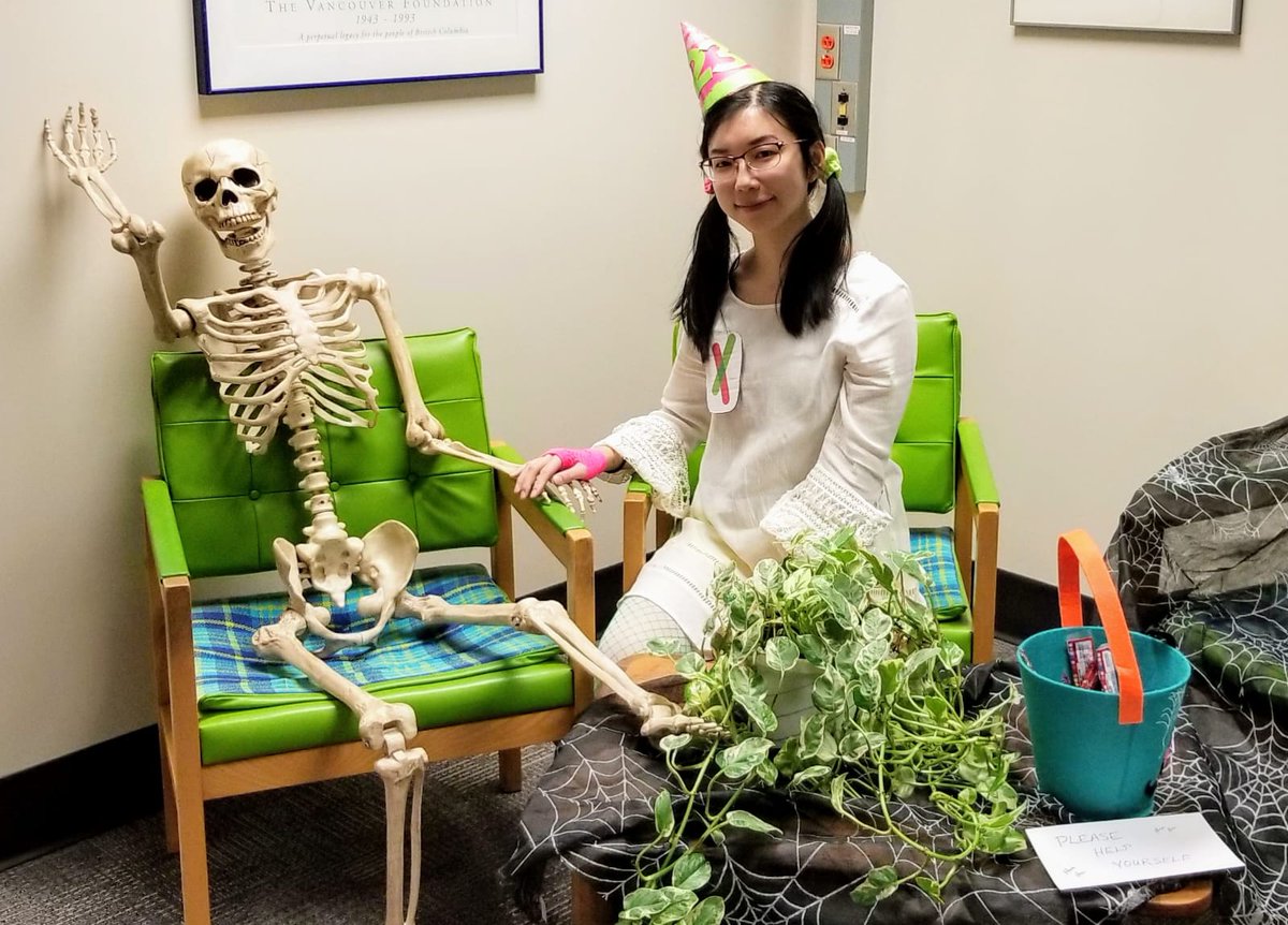 GenCOUNSEL_CA's tweet photo. Valerie Chu @canadabiologist, our RA having a humerus time with one of our patients 😉! Happy #halloween2019 https://t.co/5smnyRKr4V