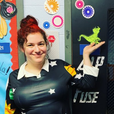 BelberMiss's tweet image. Happy Halloween! 🎃 👻 #ITeachSTEAM #TheOriginalSTEMTeacher #AllInHP #magicSchoolBus