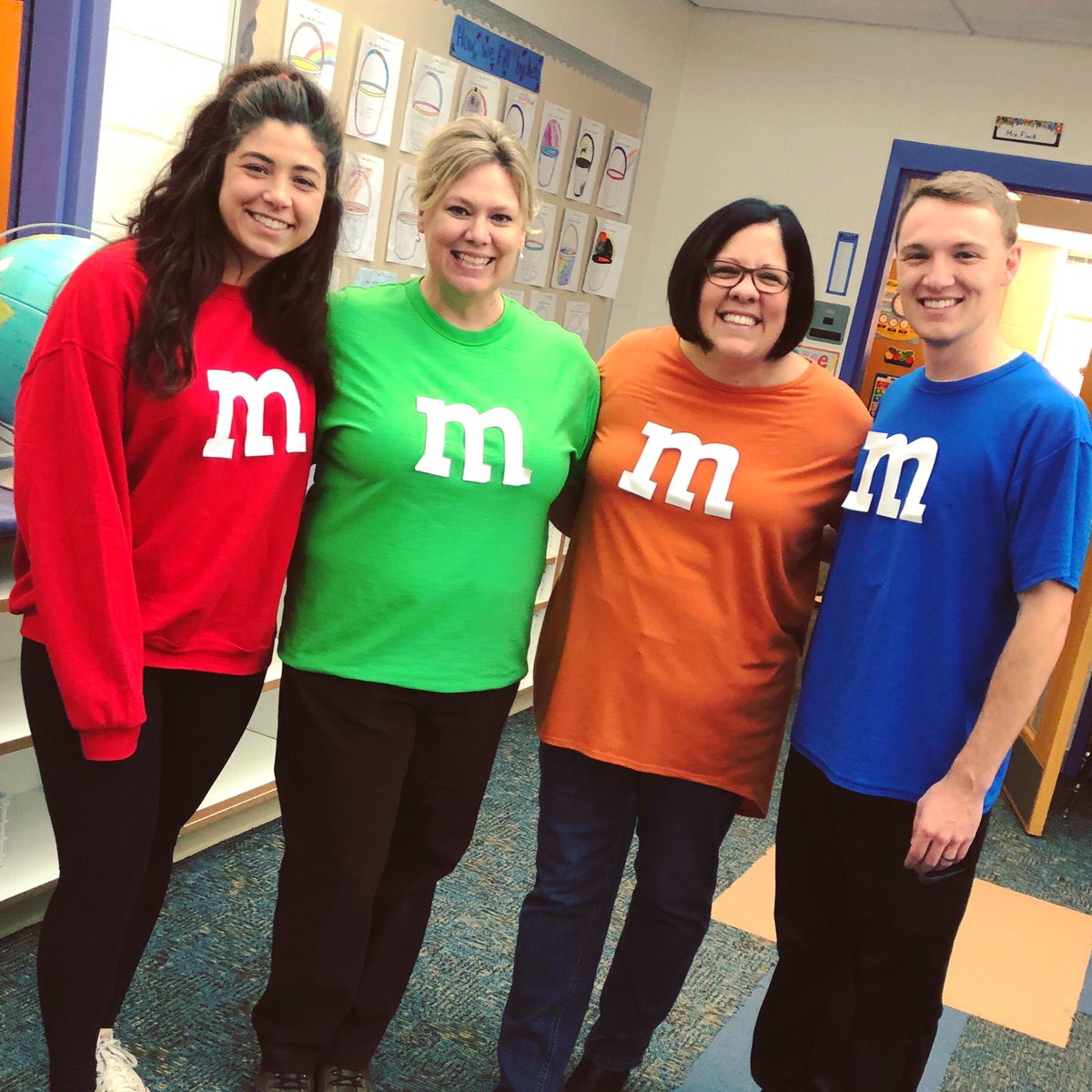 jenhuegel1's tweet photo. 3rd grade m&amp;ms! Love my team!! #vanallenpride https://t.co/bFRcZNVKUR