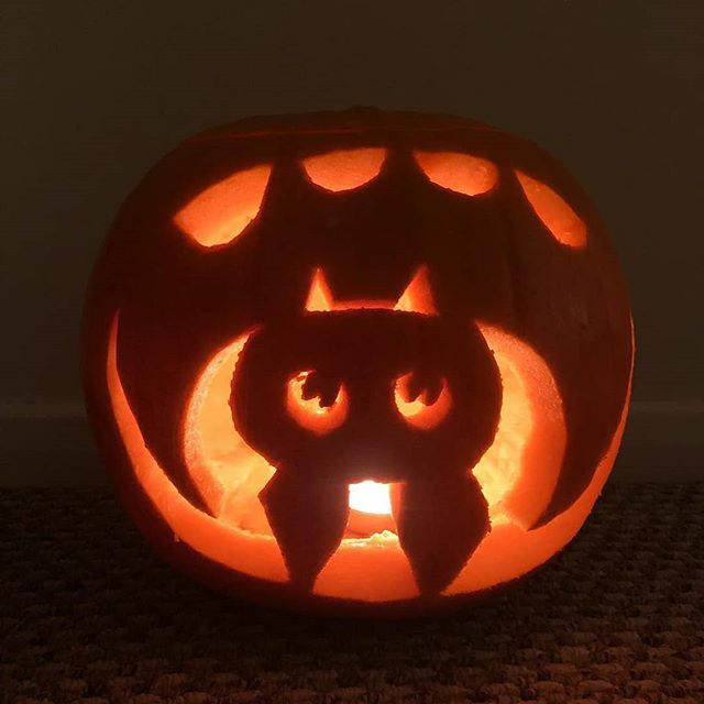 NJSkinDeep's tweet photo. Happy halloween!

#halloween #pumpkin #vampire #bat https://t.co/xSuSQfag4Z https://t.co/WRaytGqsUF