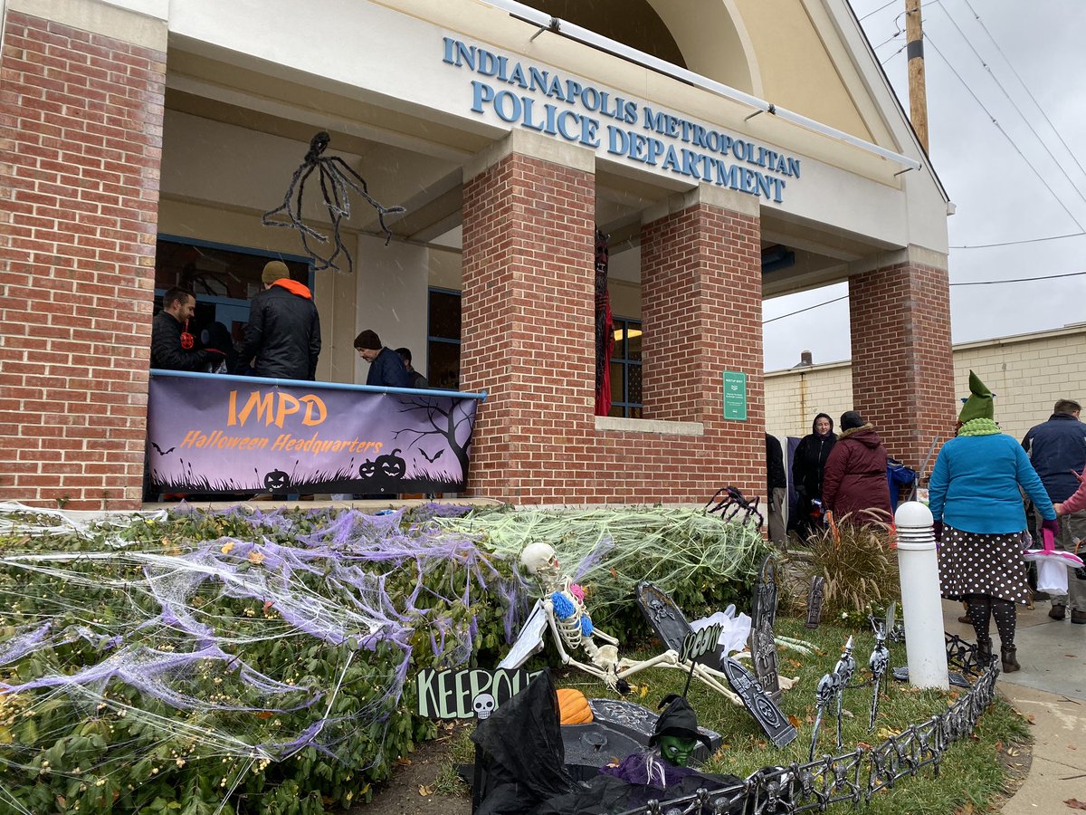 IMPDSoutheast's tweet photo. Weβre here till 7p! Come on out...or are you scared? π» π #FreeFamilyFun #HauntedHall https://t.co/RCA0FPawaX