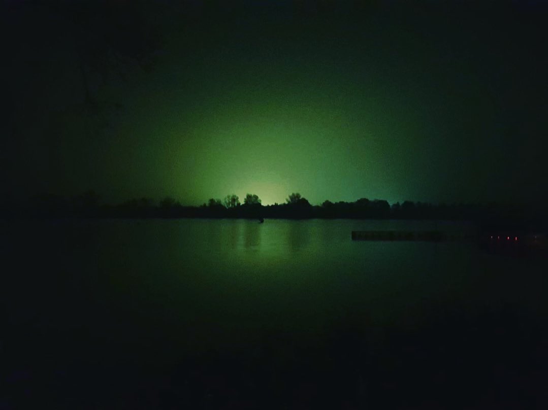 TriWoodmancote's tweet photo. Eerie #halloween happenings at #Lake32’s @WaterlandOP 
🎃
#openwaterswimming #swimming #nightswim https://t.co/1ElVQWvfxl