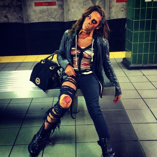 &ldquo;How&rsquo;s it hangin? Don&rsquo;t I look bangin?! &ldquo; #ThrowbackThursday #HalloweensPast #MakeupByMe https://t.c<a href="/tag/throwbackthursday"class="tags">#ThrowbackThursday</a><a href="/tag/makeupbyme"class="tags"><span>#makeupbyme</span></a><a href="/tag/halloweenspast"class="tags"><span>#halloweenspast</span></a>