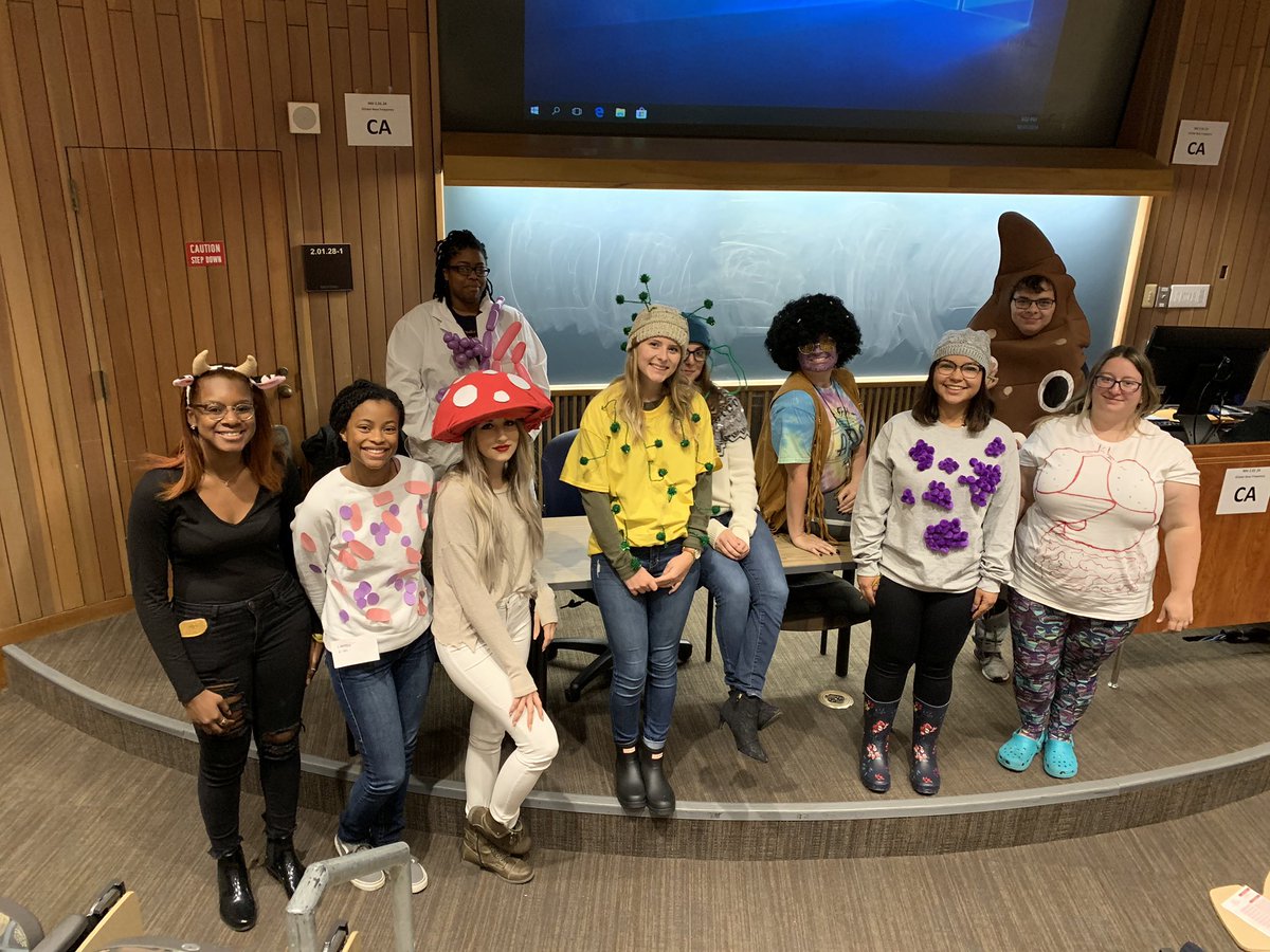 I challenged my class to come dressed with a microbio-themed costume: mad cow, Gram stain, fungus, virus, phage, Gram positive, ascaris, (back) Gram stain, retrovirus (my fave), feces w toxoplasma. Kudos to their creativity <a href="/STCEID/">STCEID</a> <a href="/ASMicrobiology/">ASM</a> #tooinfectious