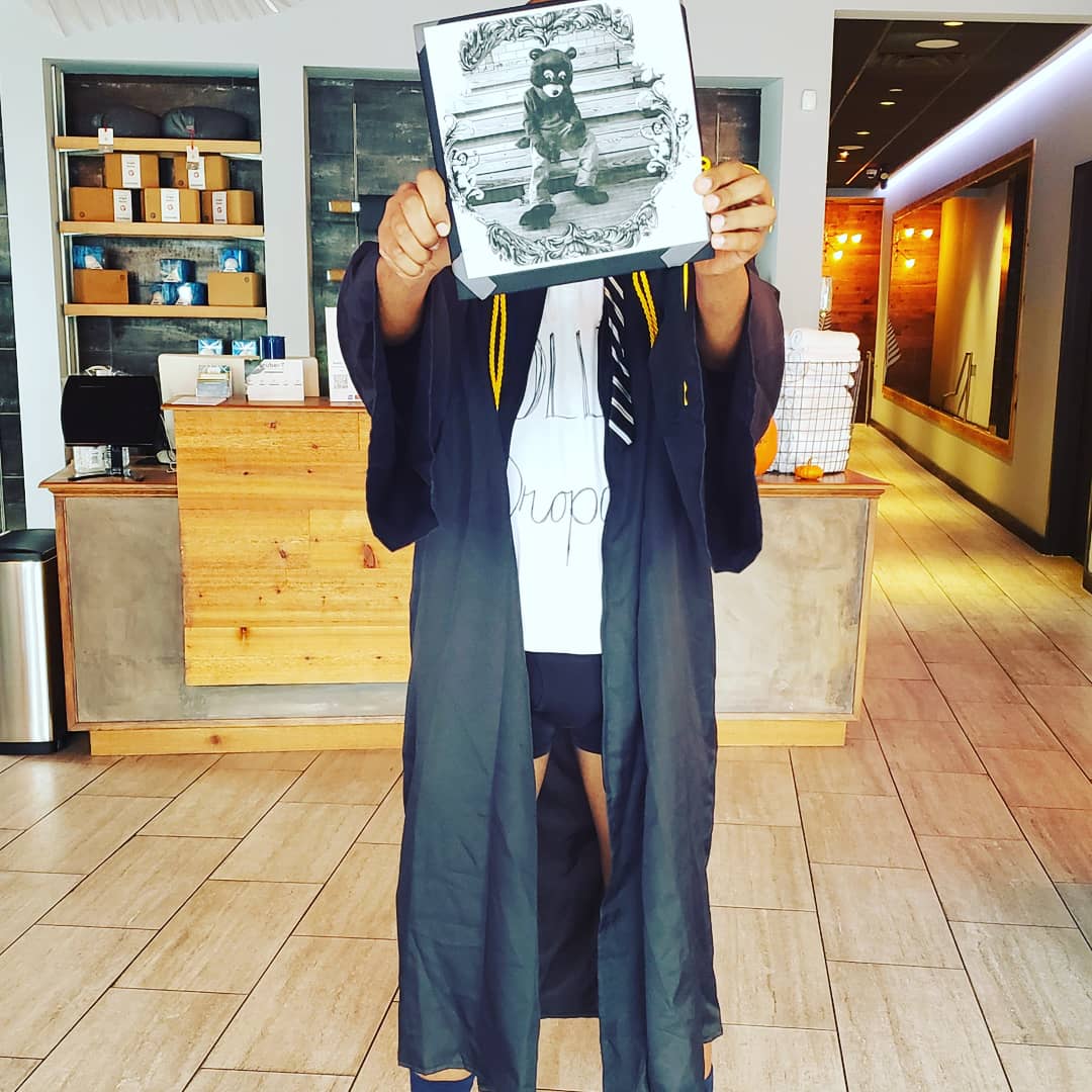 BCoopALoop9's tweet photo. "My freshman year I was goin' thru hella problems, 'til I built up the nerve to drop my ass up outta colllllllege" -Old Kanye
#halloween2019 #Halloween #TheCollegeDropout #GetEmHigh #TBT https://t.co/wfZVf8NM4a