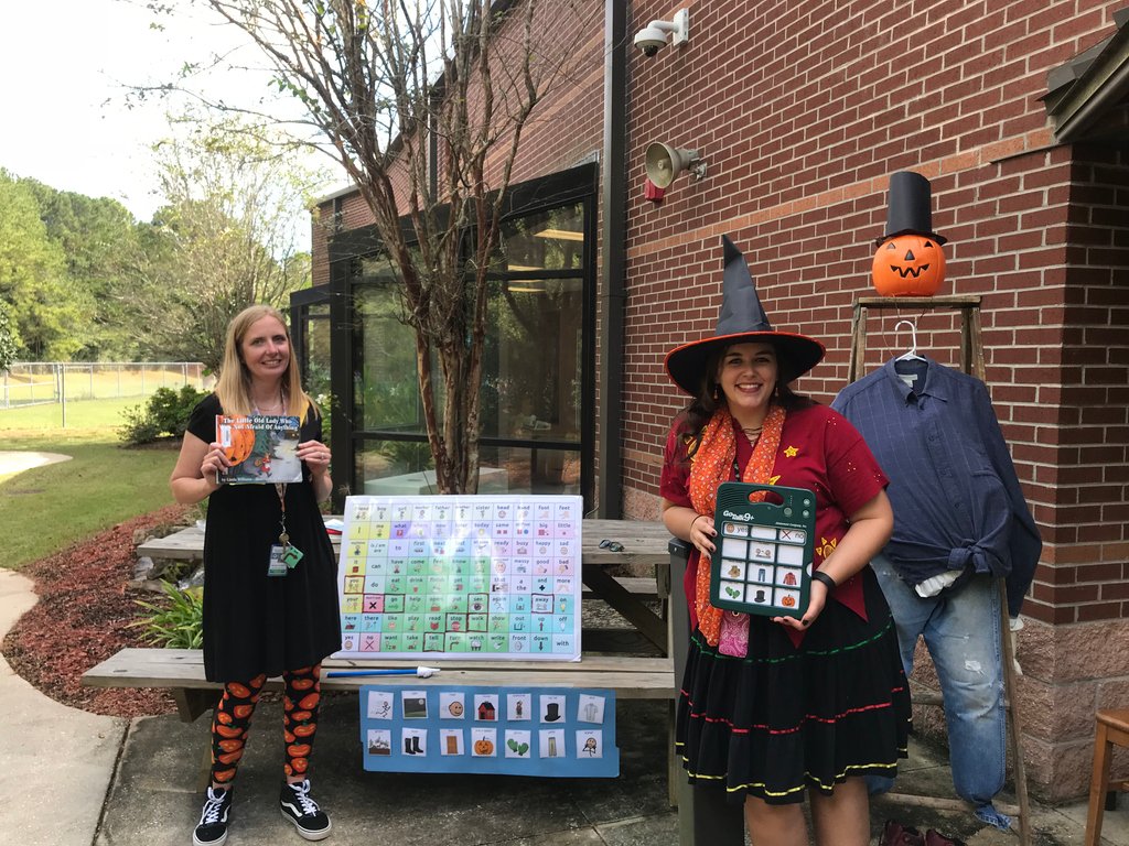 👻 HALLOWEEN &amp; AAC 🎃

Last year, we did a whole-school activity with "The Little Old Lady Who Was Not Afraid of Anything." I love getting students involved in my favorite holiday!!

#day31 #useAACtolearnAAC #AACSLP #SLPeeps #thegreatAACchallenge2019 #AACiswhereitsAT #AACaware19