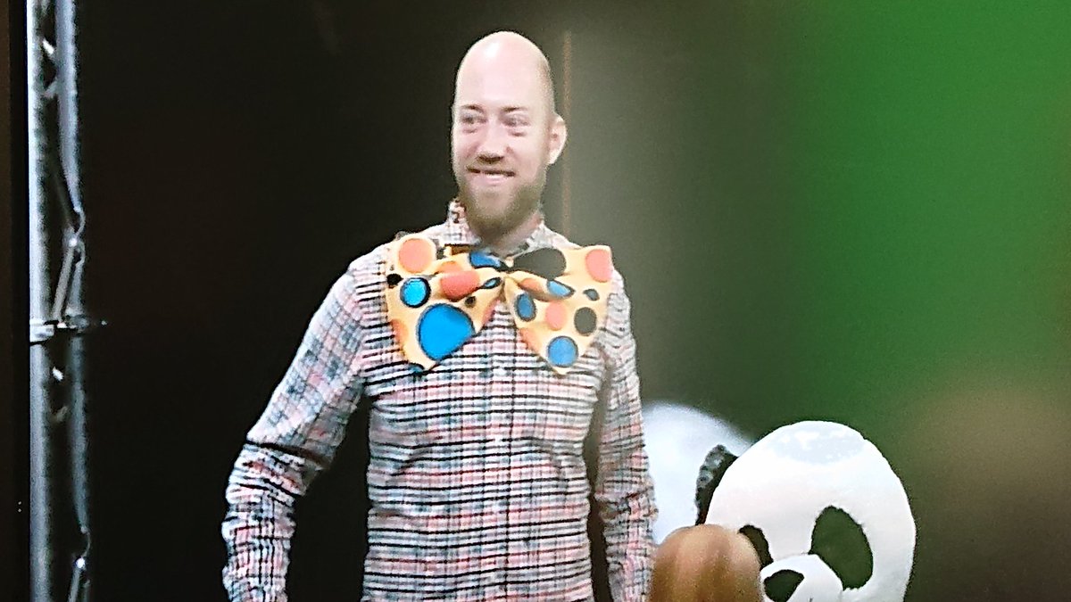 bryanjonker's tweet photo. @jeremywjones @edILLINOIS our boss demonstrates the green screen https://t.co/1JTexr2lEO