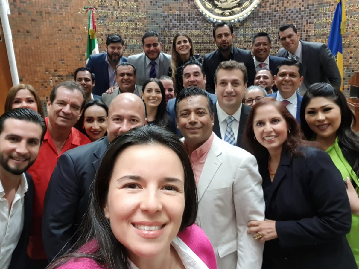 Adenawerfierros's tweet photo. Felicito a mi amigo @HernanCortesB , por un extraordinario trabajo como Presidente del Congreso de Jalisco durante estos seis meses. 

Gracias por enseñarnos con tu ejemplo, como se representa al Poder Legislativo de Jalisco. ¡Felicidades!

@LegislativoJal
#MejoremosJalisco https://t.co/C7I7BqRIKR