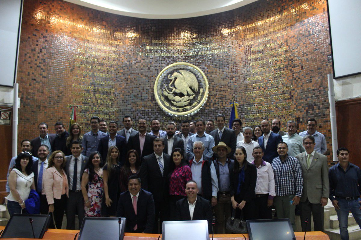 Adenawerfierros's tweet photo. Felicito a mi amigo @HernanCortesB , por un extraordinario trabajo como Presidente del Congreso de Jalisco durante estos seis meses. 

Gracias por enseñarnos con tu ejemplo, como se representa al Poder Legislativo de Jalisco. ¡Felicidades!

@LegislativoJal
#MejoremosJalisco https://t.co/C7I7BqRIKR