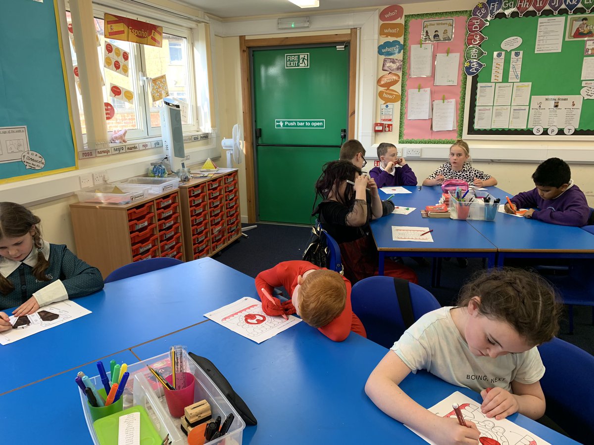 MrsSwanBX's tweet photo. After our Halloween themed writing lesson, we chose which 3D paper model we’d like to create 💀👻🎃 #BPSLiteracy #BPSTaughtWriting #BPSArtandDesign https://t.co/BNMfQ89Dl7