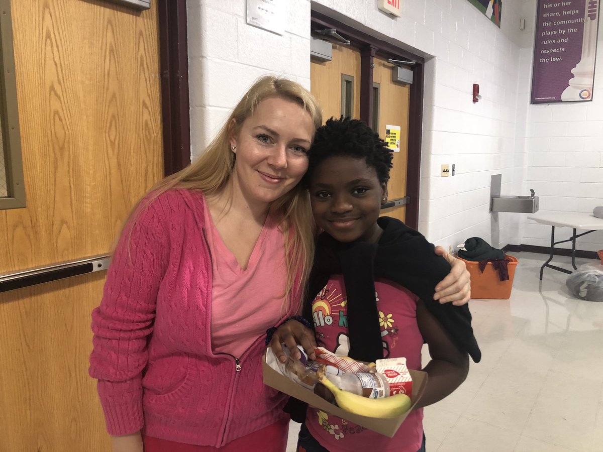 KishaLogan's tweet image. Pink Out Day at The Village! #BreastCancerAwareness #SpiritWeek @MVMS_MCPS