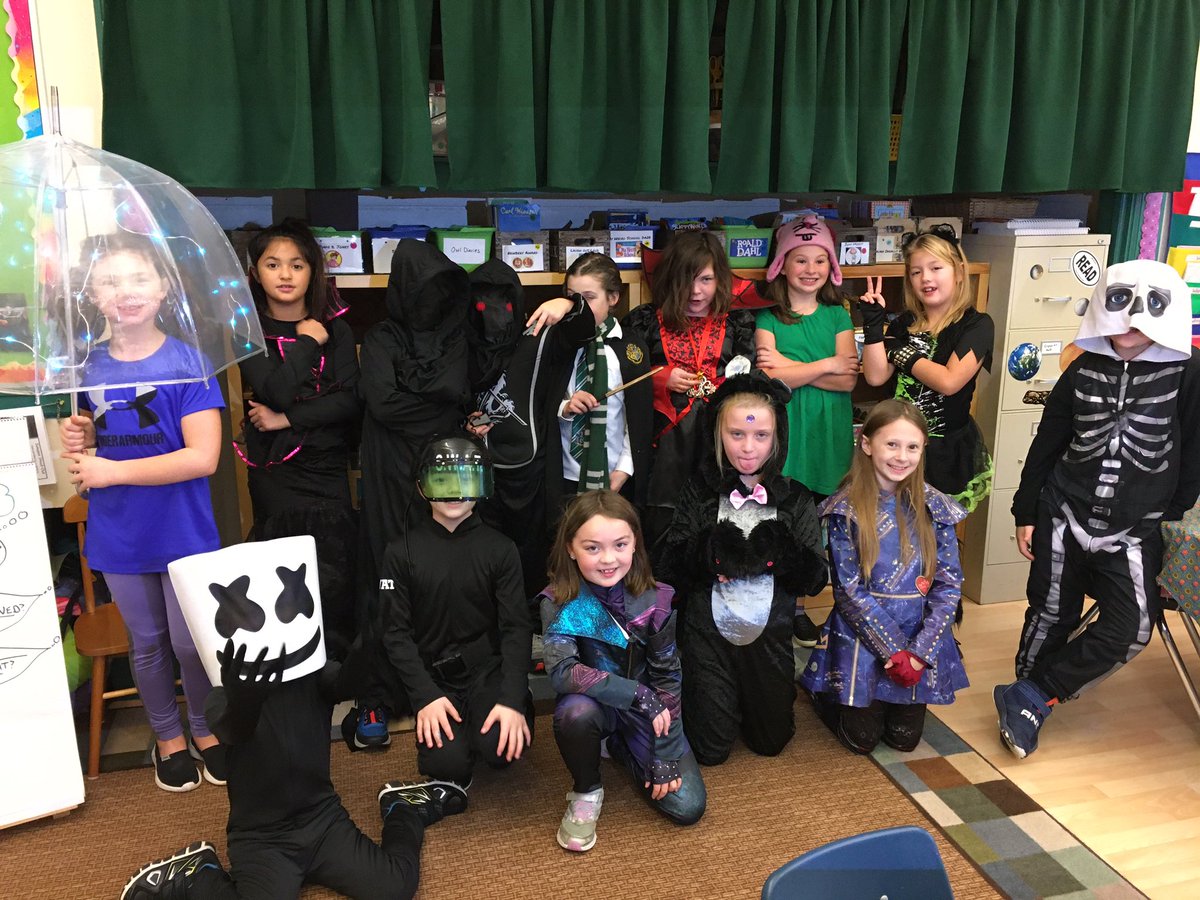 MrsShepherd4's tweet photo. Third grade is Halloween ready!!#SunapeeCentral https://t.co/XGlNFIwq4U