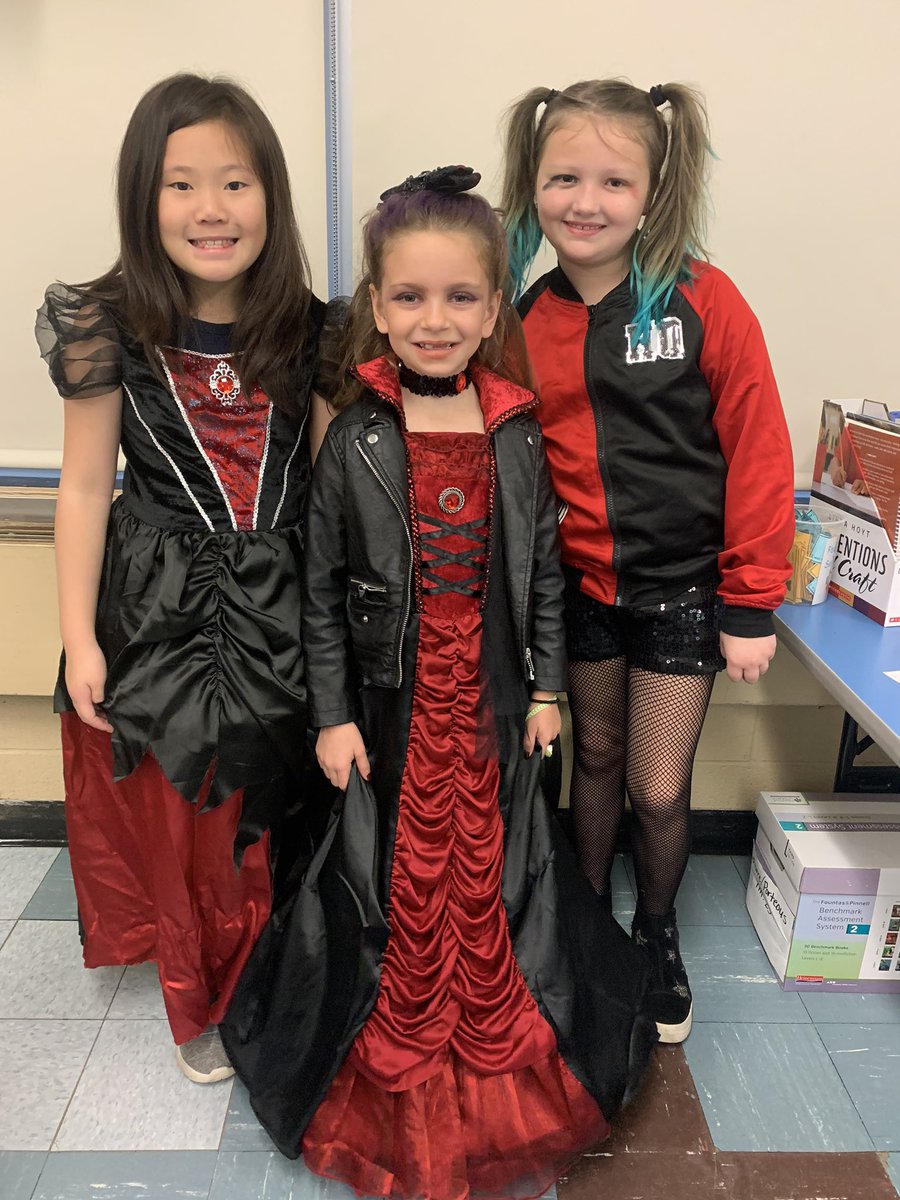 MrsLeFevreWCSD's tweet photo. TeamPALS having some Halloween fun! 🎃 https://t.co/SN566ot5w7