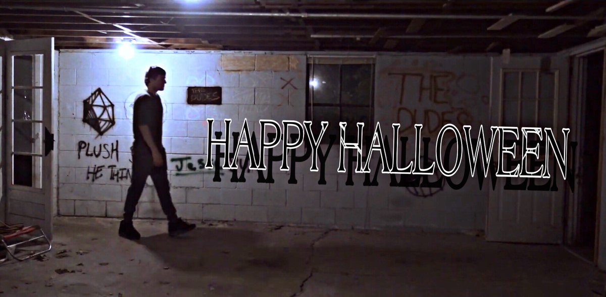 ThE_DuDes's tweet image. New Halloween special! Check it out! youtu.be/5ytA-zUxg4U