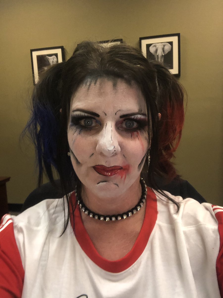 OOPVickieWatts's tweet photo. Have a #HarleyQuinn #halloween2019 🤣 #dressupforwork #ihavetostopandgetgas #OOPBeProud #CMOOPBeProud #GarciaBeProud #OOPLubbock https://t.co/cYF7GV98Mx