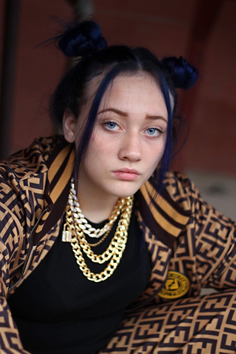 _sneakysnake's tweet photo. Introducing: "Itty Bitty Eilish"

Little Bree wanted to dress up as her favorite person, @billieeilish , this year for Halloween. She admires her for being herself and not caring what others think of her. #billieeilish

@MaggieBmusic @finneas 

Photos taken by me. https://t.co/NG8GkJL9oM