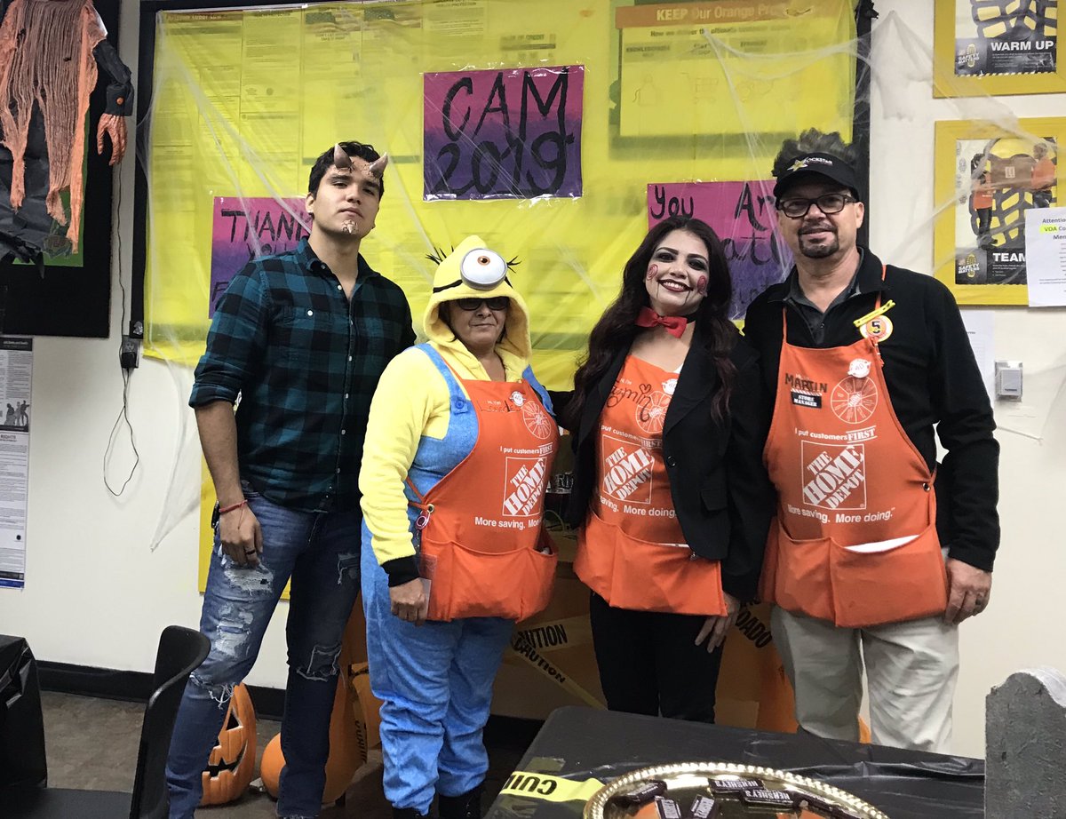 MartinTLopez1's tweet photo. Happy Halloween!! 🎃 from store 8488 in Nogales AZ #D60StrongAndProud https://t.co/ZeosiJ6j0X