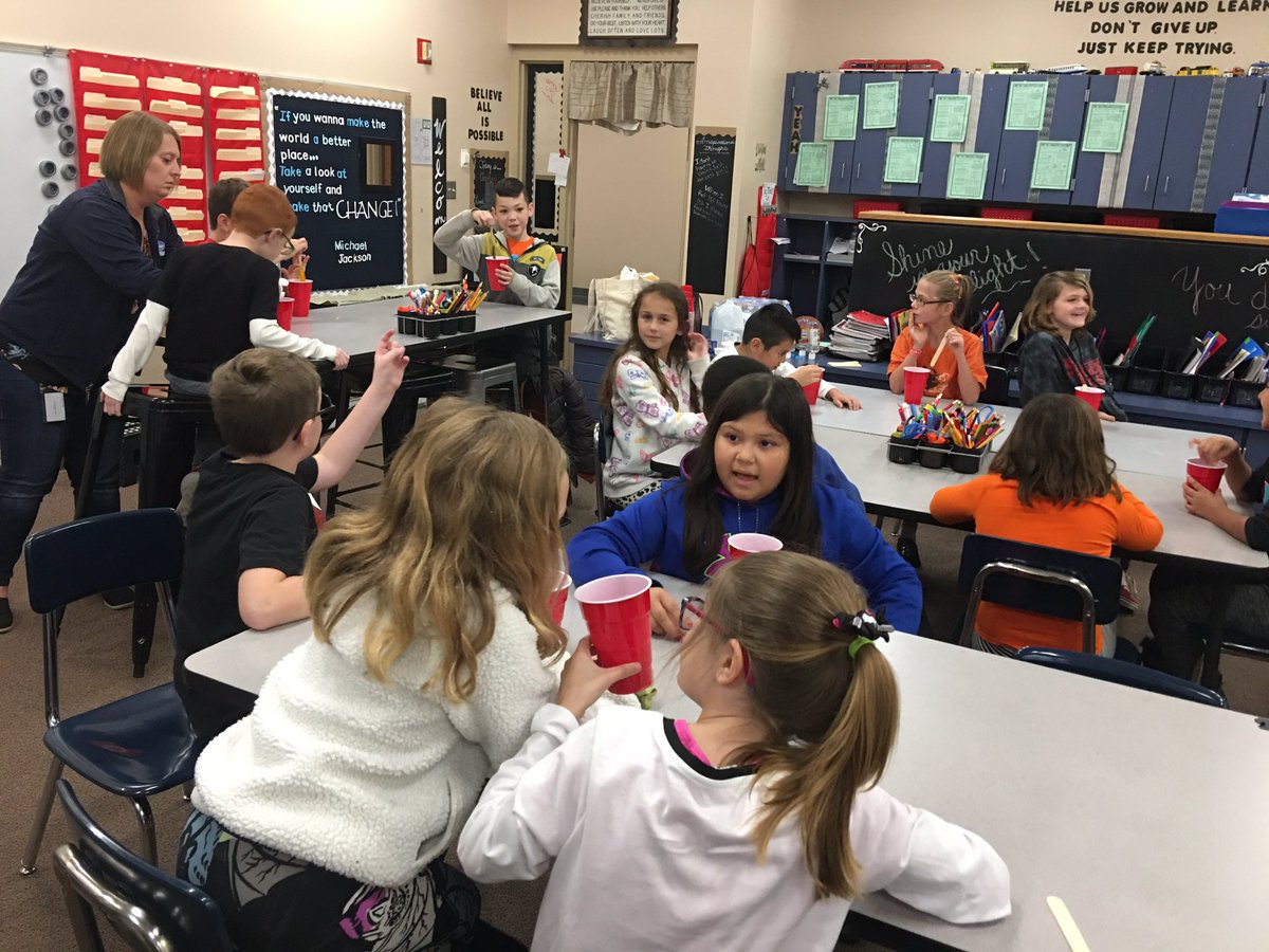 fesklabunde's tweet photo. Thank you to our FES parents for a Spooktacular Fall Party! https://t.co/B1BzMttJbd