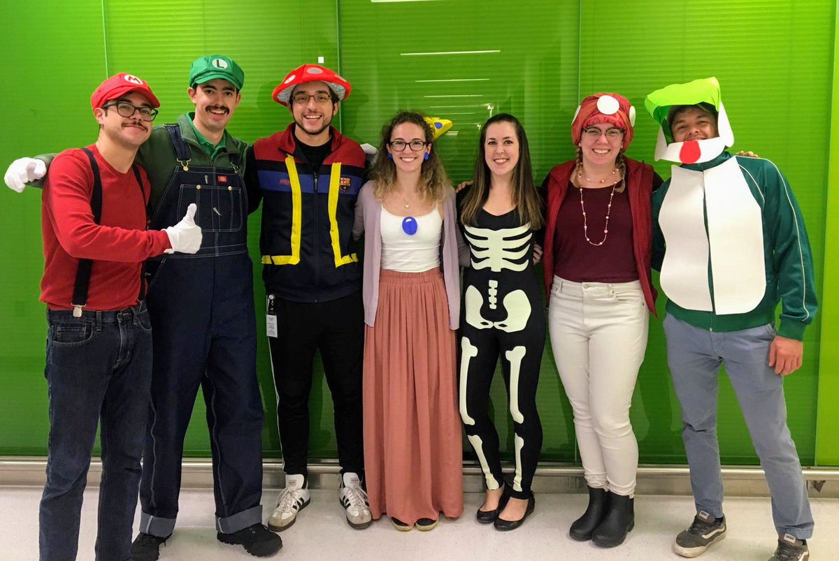 Halloween is always a good time in the Kau Lab! <a href="/randomArborist/">Ariel Leyva</a> <a href="/apaharik/">Alexandra Paharik</a> <a href="/na_omics/">Naomi G. Wilson</a> #halloween2019