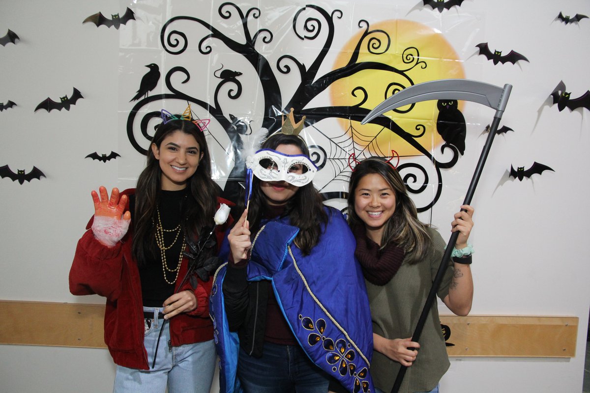 myccnm's tweet image. Happy Halloween from #CCNM! Thanks to the Naturopathic Students&apos; Association (NSA) for organizing a Halloween photo booth! Thanks to CCNM student Ashley Kennedy for designing and carving our official pumpkin. #HappyHalloween #CCNMlife
