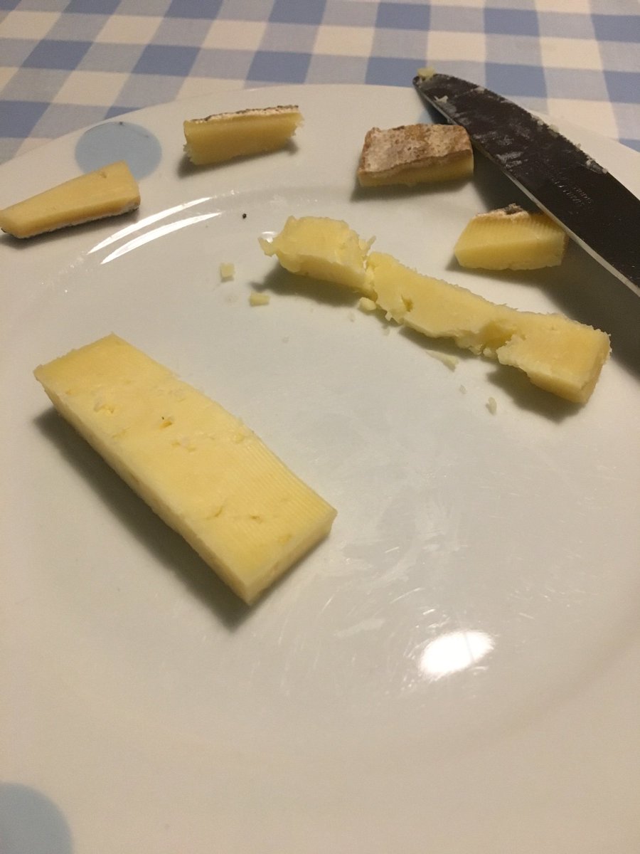 Vintage Trelawny vs. Miss Muffet - tough choice - Cornwall’s finest! <a href="/CheeseTastingCo/">Ned Palmer</a> #cheeselovers #cornish #loveonaplate