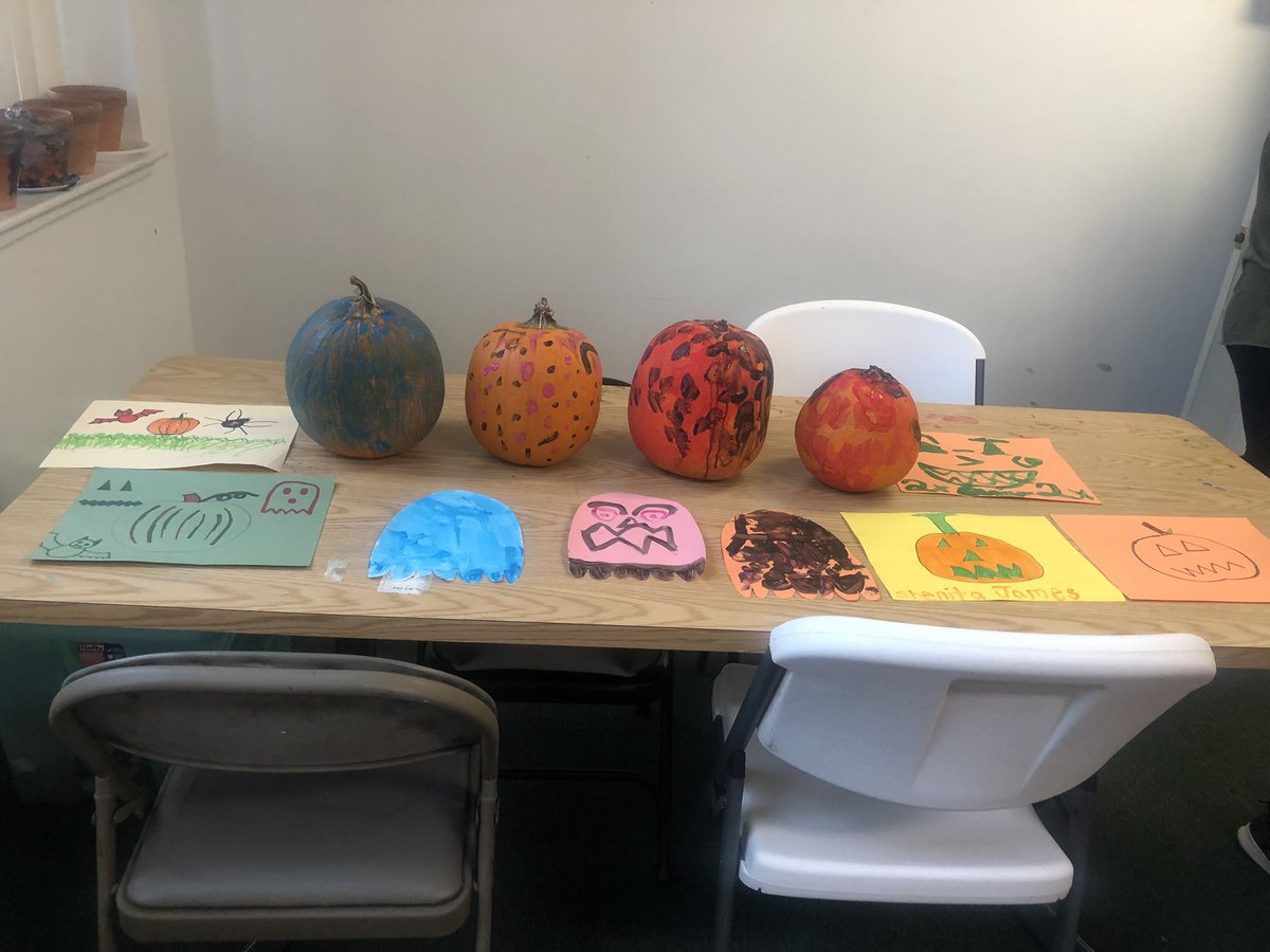 Thank you to everyone who came out and made Halloween crafts with us and the kids at the Community Crossroads Center. Happy Halloween everyone!👻