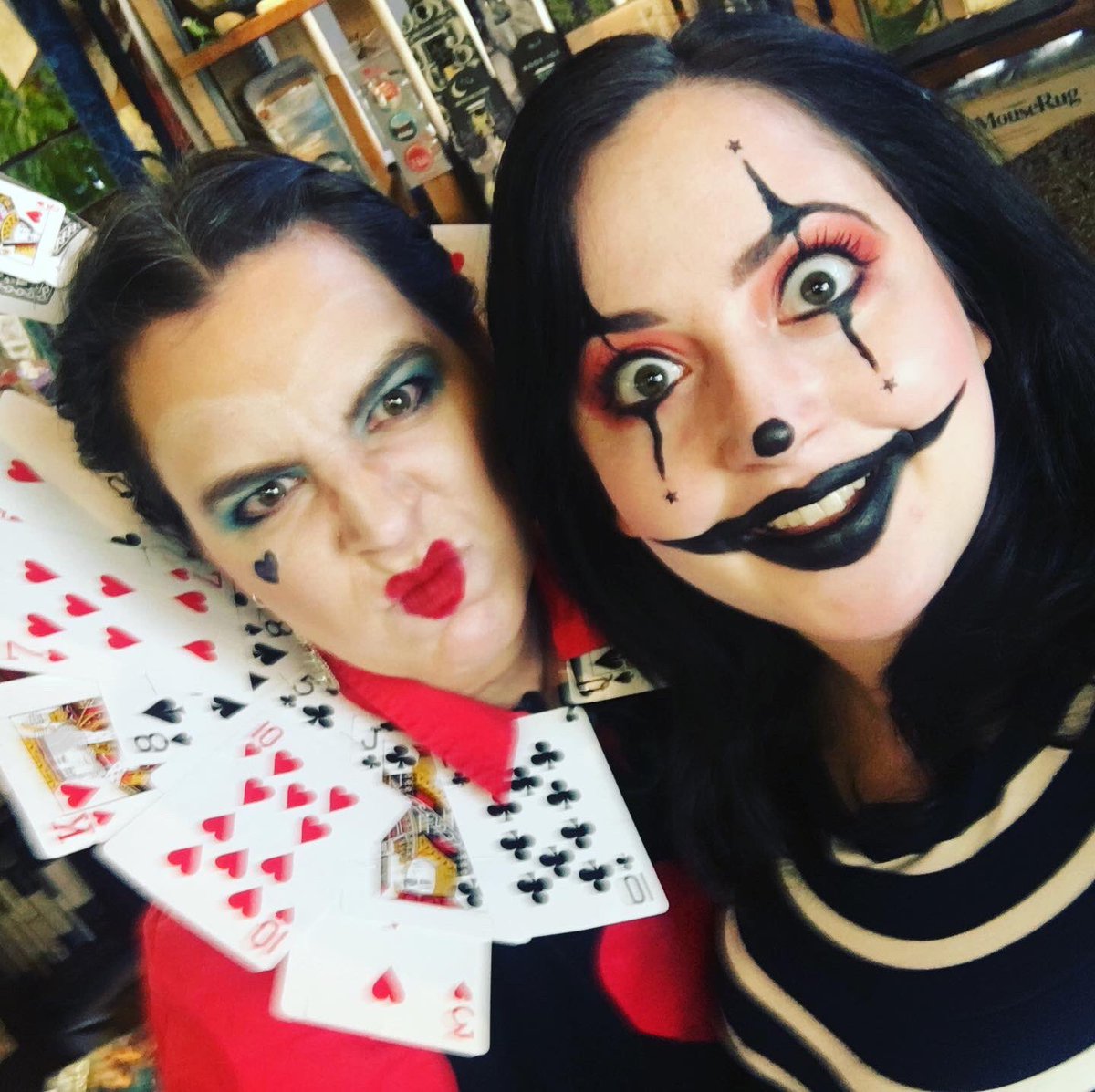 Otter_Books_Inc's tweet photo. Happy Halloween ๐ป ๐คโค๏ธ๐
#halloweencostume #dressingupforwork #queenofhearts #joker https://t.co/7ukZXqO5G6