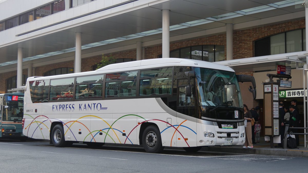 ふじもん على تويتر 今日から運行開始の 吉祥寺 東京ディズニーリゾート 記念すべき関東バスの第1便で新たな歴史の幕開けへ フルカラーな7号車のセレガが担当です 乗客約15人