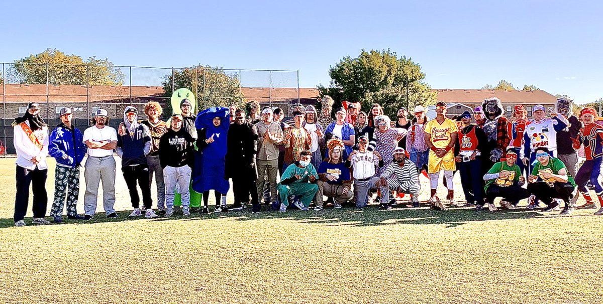 NelsonUBaseball's tweet photo. Halloween Game 🎃 https://t.co/9GspDGjfeW