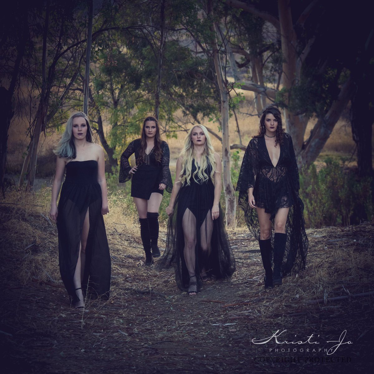 I put a spell on you.......Happy Halloween!  #halloween2019 #kristijophotography #murrietaphotographer #menifeephotographer #halloweeninspiredshoot