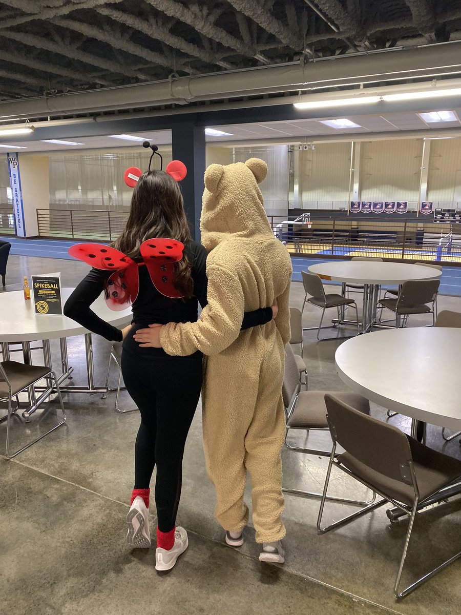 StatesmenWLAX's tweet photo. N othing like lifting in costumes and giving candy to trick or treaters!! #startunknown #statesmennation https://t.co/mOIEG1senu