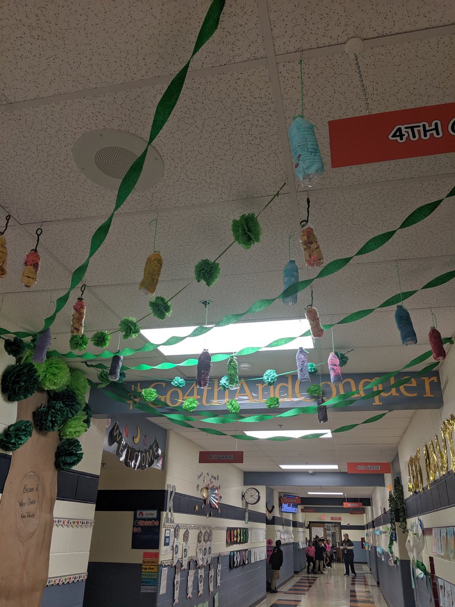 KohlersKids's tweet photo. Having our 2nd annual 4th grade Because of Winn-Dixie Party with @AllisonSeay14 . #Go4thAndConquer #SpaghtIsGreat https://t.co/eNydh2wI6e