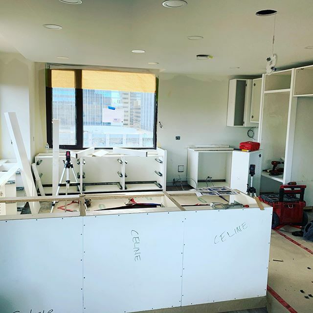 MatchlessJules's tweet photo. Kitchen install is coming along well.  Thank to @creative.innovations @mc_designs_interiors  #kitchendesign #kitcheninstallation #eauclaire #yyc https://t.co/EtYNGqAv5d https://t.co/QP3EwzSgar