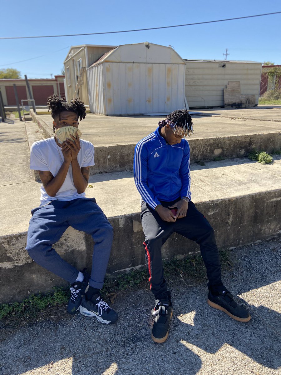 SlimDouja's tweet photo. 💴REFU$E TO WAIT 💵DROPPING AT 7 ON SOUNDCLOUD ONLY ⚠️ #NewMusic #RoddyRichBeat #SorryForThaWait #SoundCloud #NoFliter #iPhone11 #StayTuned https://t.co/Mn9JbbcnEB