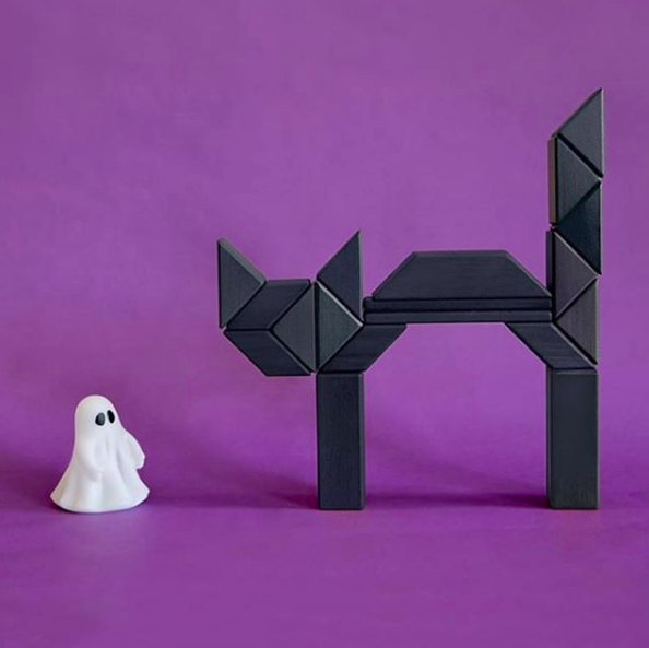 Tegu's tweet image. Hope your Halloween is a little SP👀KY and a lot of FUN! 👻 #builtforplay #creativekids