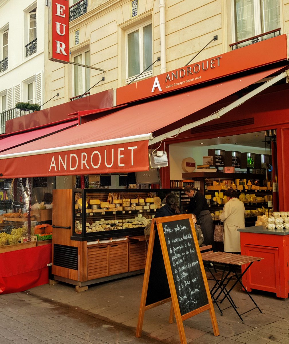 MichelleMoggio's tweet photo. Life is Good on Rue Daguerre - Authentic Paris https://t.co/6WXYlTM3jb #TheParisEffect #Paris #marketstreet #cheese #deliciousParis #travel https://t.co/9hud12Hg2W